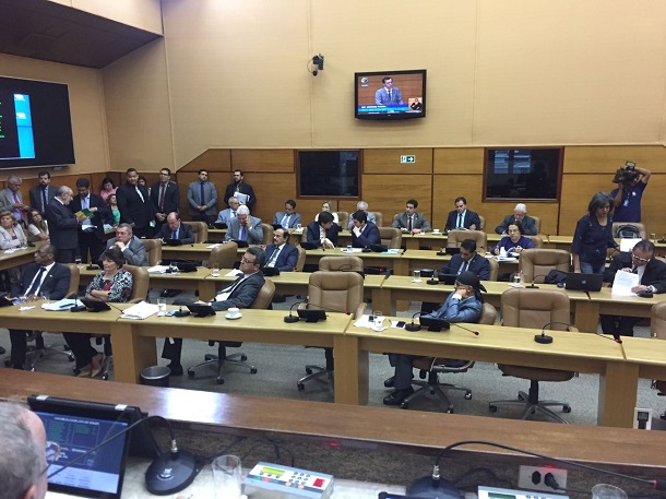 Com voto de Ana Lúcia deputados aprovam fusão dos fundos de previdência do Estado