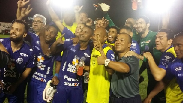 Confiança se classifica as quartas de final da série C