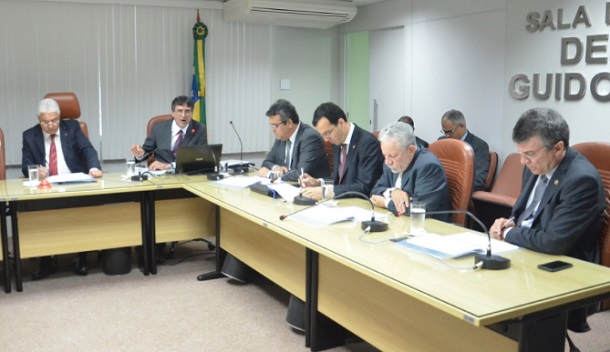 Secretário da Fazenda presta contas na ALESE do 1º quadrimestre de 2017 do Estado de Sergipe