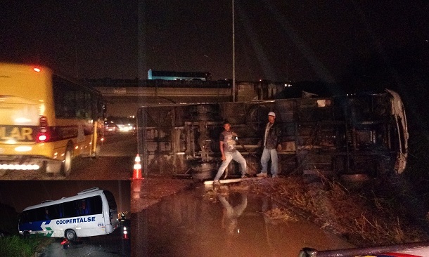Micro ônibus da Coopertalse tomba na cabeceira do viaduto da BR 235 em Nossa Senhora do Socorro