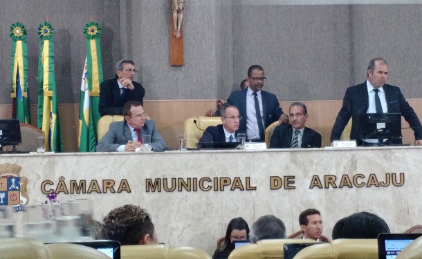 Por 14 votos a 7 vereadores de Aracaju aprovam projeto de revogação do “IPTU”