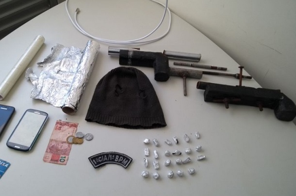 Homem acusado de tráfico de drogas e porte ilegal de arma é preso no Olaria