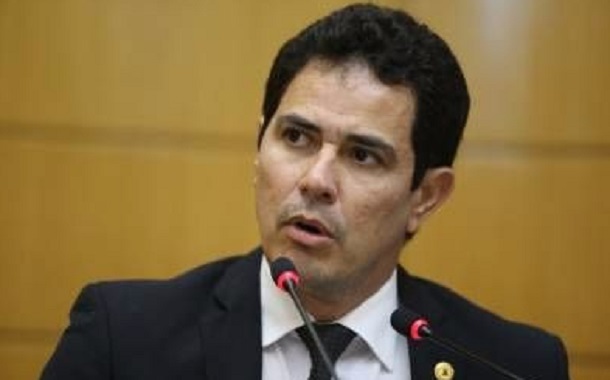Deputado Robson Viana pede aproveitamento de água das chuvas nas escolas