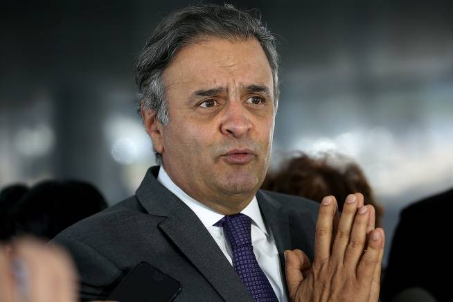 PT reage contra o STF a favor de Aécio