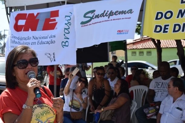 Professores farão ato em frente a Câmara nesta terça