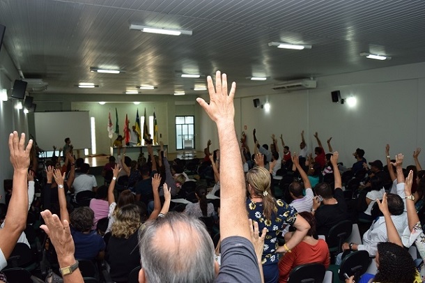 Professores de Aracaju decidem manter greve