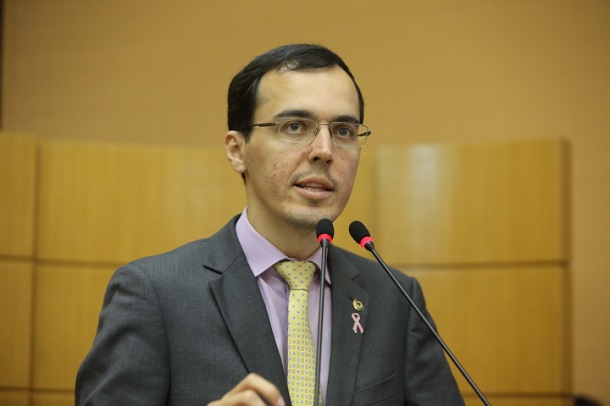 Deputado diz que novo empréstimo do Estado coloca em risco salários dos servidores