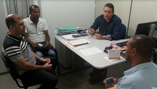 Abastecimento de água em Santana do São Francisco é tema de reunião na DESO