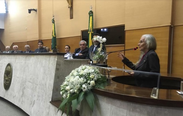 Ilma Fontes é homenageada pela ALESE pelos seus 50 anos de jornalismo