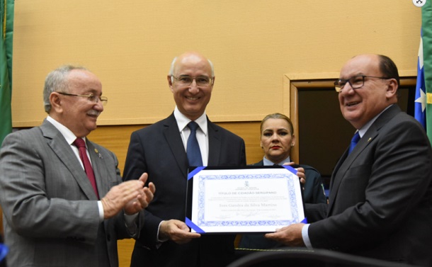 Ministro do TST “Ives Gandra” e seu pai recebem Título de Cidadão Sergipano da ALESE