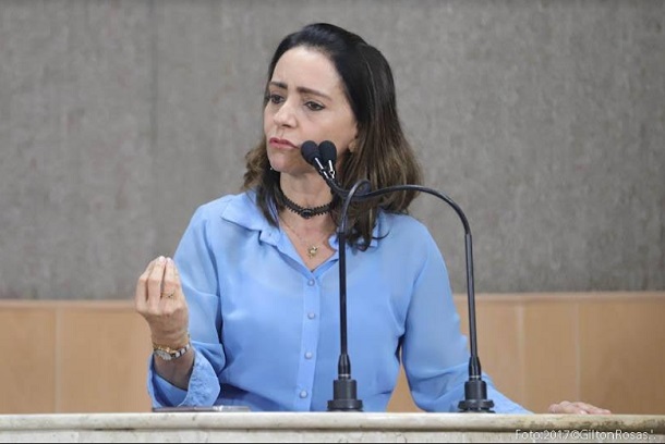 Vereadora Emilia Corrêa cobra melhorias em abrigos de ônibus de Aracaju