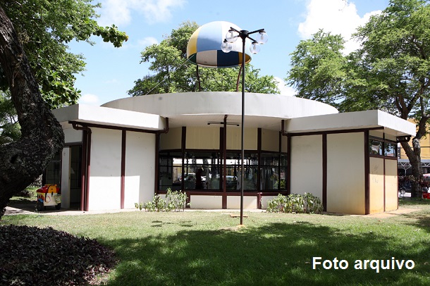 Vereadora critica abandono do Memorial da Bandeira