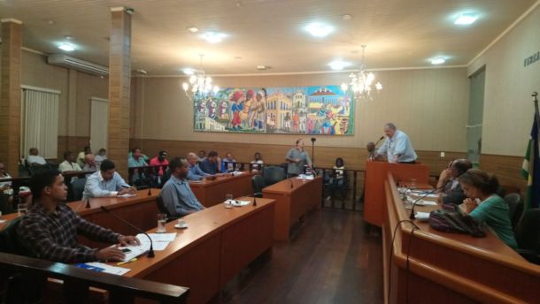 Vereadores de Laranjeiras encerram trabalhos legislativos com votação do orçamento