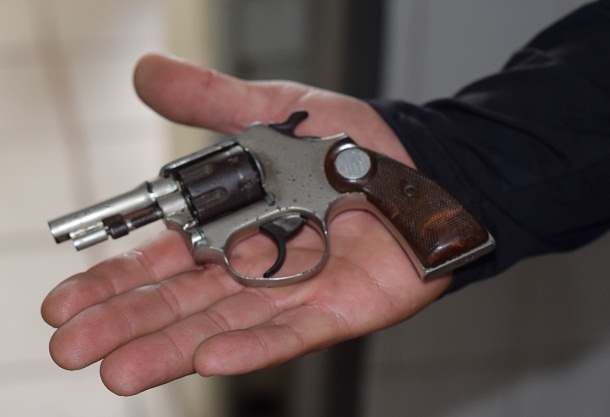 Guarda Municipal apreende arma de fogo com dupla no Médici