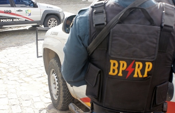 Mulher de detento é presa por tráfico de drogas no bairro São Conrado