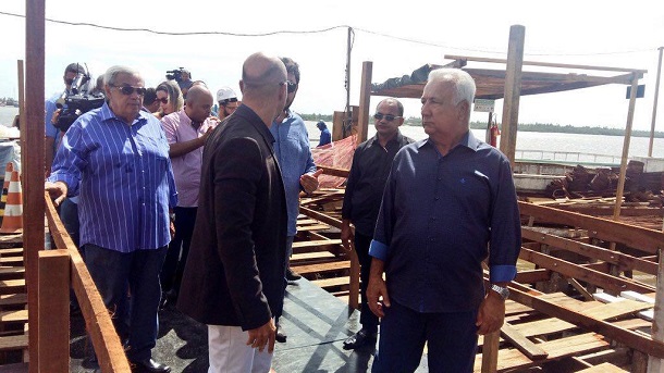 Governador visita obra do Largo da Gente Sergipana