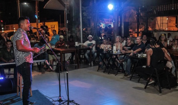 ” III Festival Um Banquinho, Uma Canção” continua nesta quinta-feira dia 11