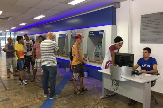 Bancos reabrem ao meio-dia; contas que venceram no carnaval podem ser pagas hoje
