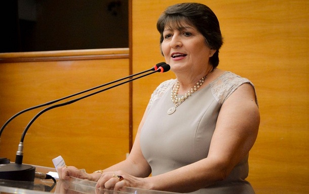 A Deputada Maria Mendonça cobra recuperação de rodovias município de Itabaiana