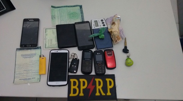 Policia apreende três jovens em flagrante com veículo roubado no bairro Bugio.