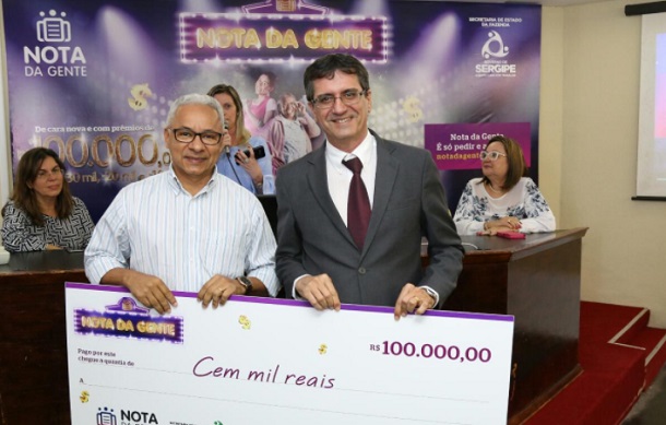 Governo de Sergipe entrega prêmios ” Nota da Gente ” e ainda beneficia instituições de caridade