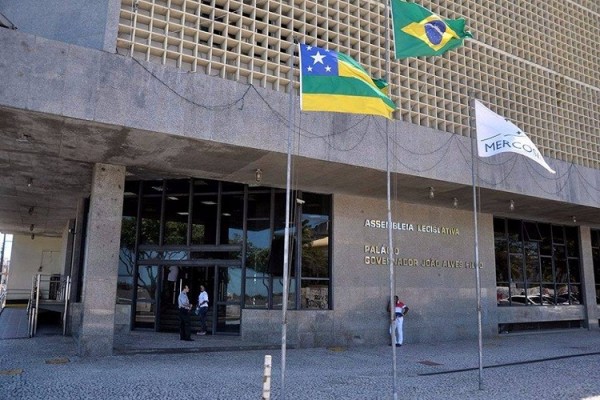 Internautas reclamam sobre as irregularidades na realização das provas do concurso da Alese