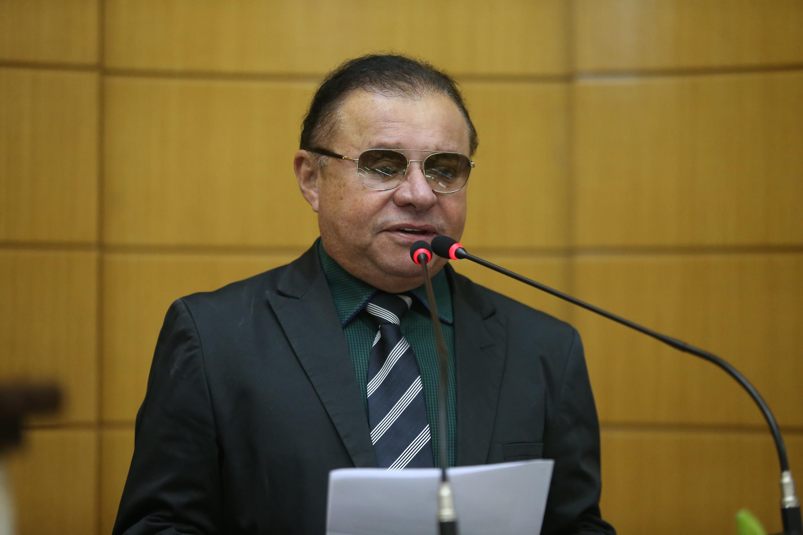 Deputado Gilmar Carvalho apresenta projeto que garante estabilidade dos empregados da FHS