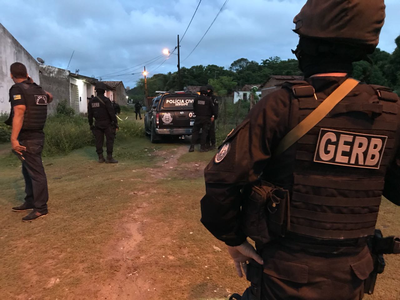 Polícias do COPE de Sergipe prendem seis e três morrem na operação desencadeada nesta quinta-feira