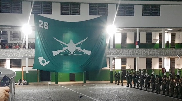 Presidente da  ALESE recebe do comandante do 28 BC a “Medalha Exército Brasileiro”