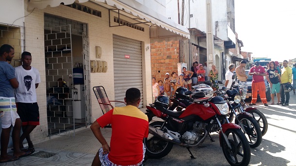 Moto Boy é executado na porta da empresa no Bairro Lamarão em Aracaju