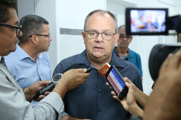 Governador cobra data para Centro de Nefrologia funcionar efetivamente