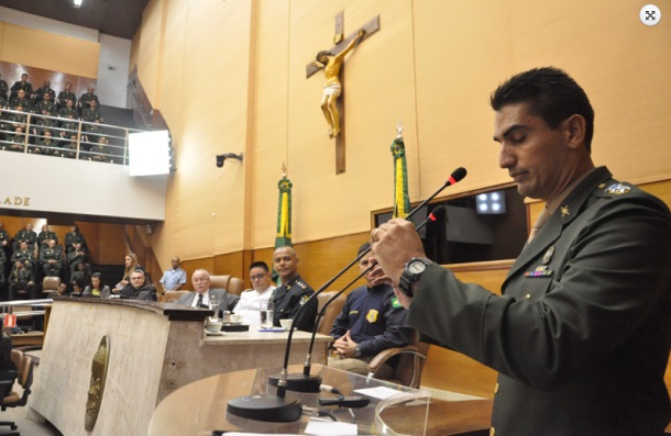 Dia do Exército: Comandante do 28ºBC faz palestra no plenário da Alese