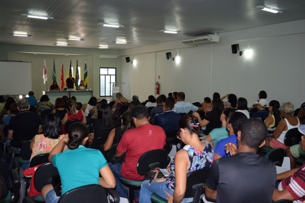 Professores de Aracaju vão parar atividades devido a falta de diálogo do prefeito