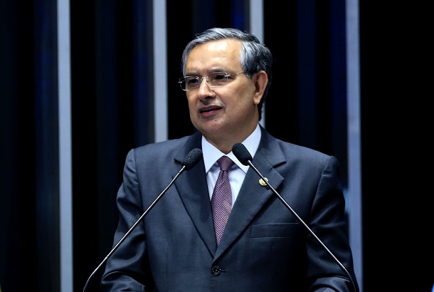 Senador Amorim defende a causa dos caminhoneiros