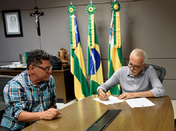 Prefeito de Aracaju decreta luto oficial pelo falecimento de José Carlos Teixeira e Dom Luciano