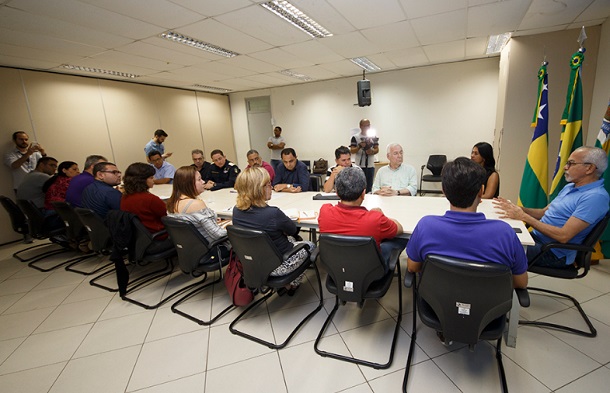Prefeito de Aracaju convoca secretariado para  garantir serviços públicos municipais a população