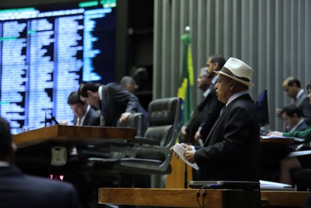 Senador critica retirada de recursos para obra do Canal de Xingó