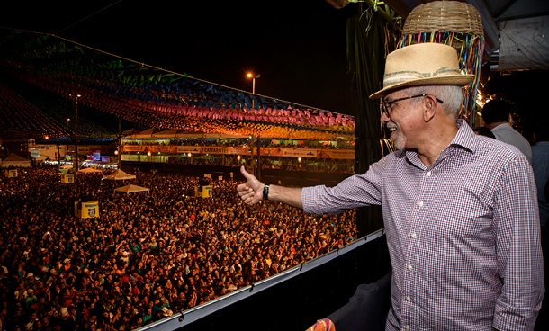 Noite de São Pedro atraiu uma multidão ao Forró Caju 2018
