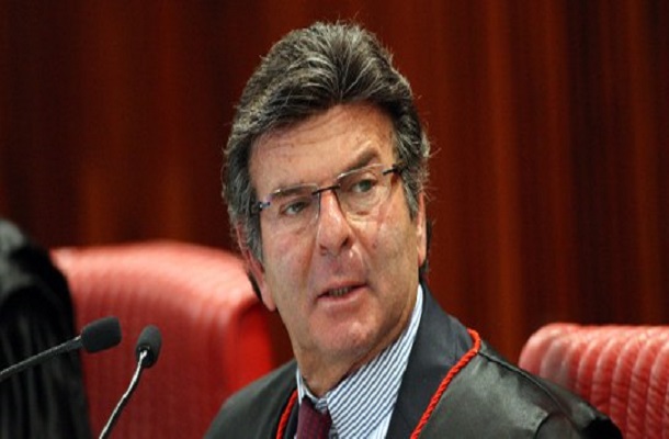 Pedido de vista adia no TSE julgamento de recursos de deputados sergipanos