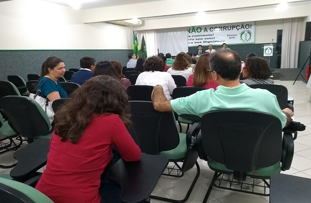 Médicos de Aracaju decidem manter greve