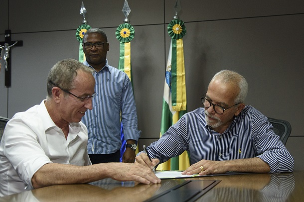 Edvaldo Nogueira reassume a Prefeitura de Aracaju