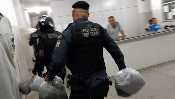 Policiais do CHOQUE apreendem mais de 80 Kg de maconha na Barra dos Coqueiros