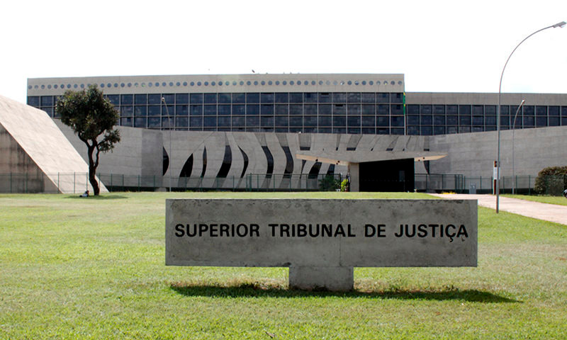 STJ diz que é crime não recolher ICMS ao Estado