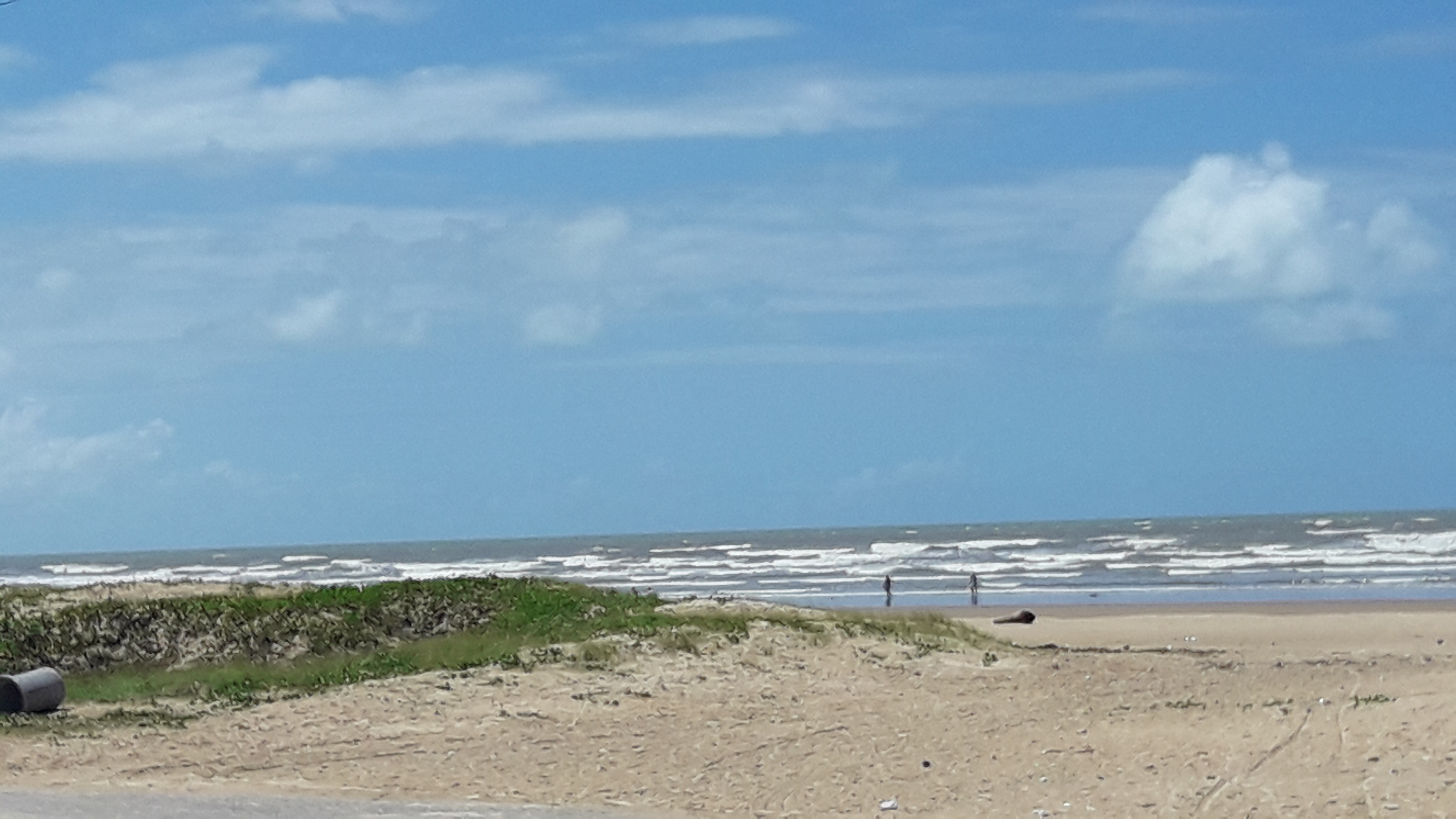 Moradores veem avião cair no litoral sergipano, mas FAB não confirma