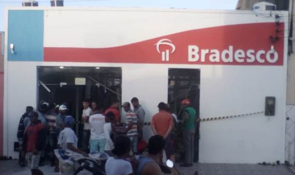 Polícia tenta identificar autores do arrombamento de banco em Cristinápolis