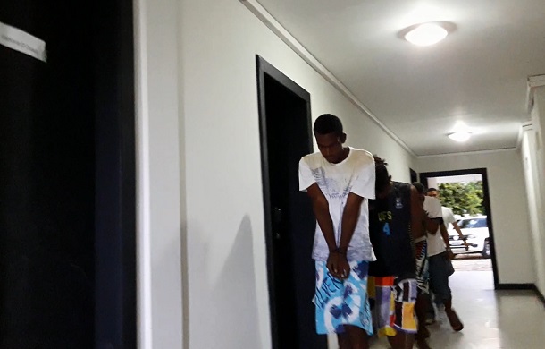 DHHP de Sergipe prende acusados de terem matado espancado homem no Bairro Capucho