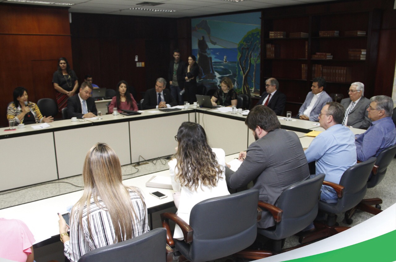 Reunião discute providências para Oncologia do HUSE e Hospital Cirurgia