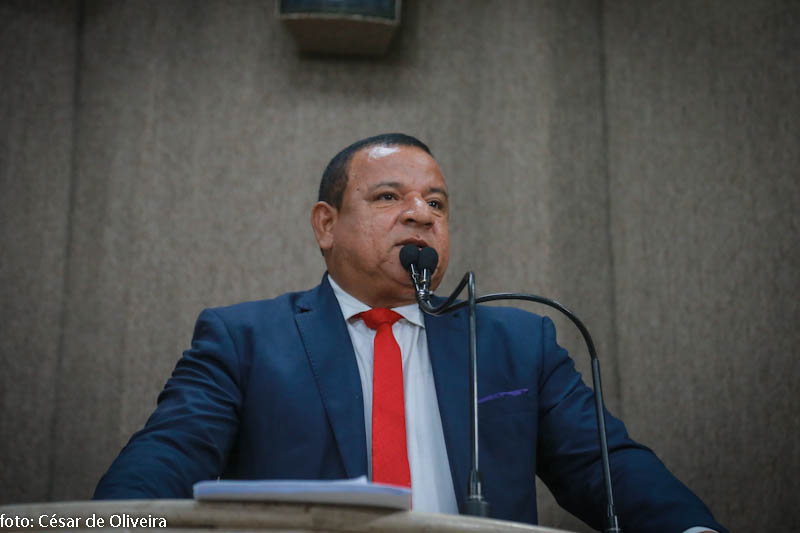 Vereador cobra que prefeito receba médicos para dialogo