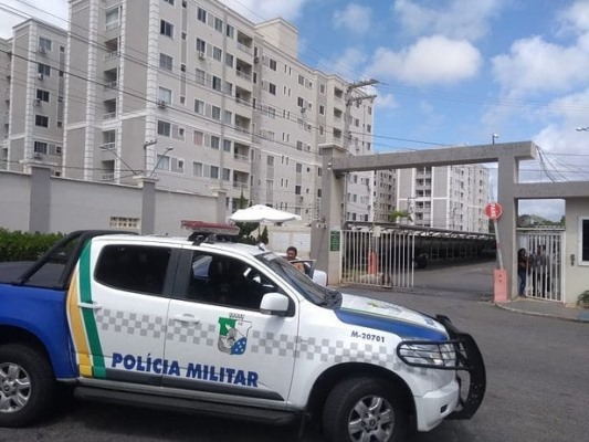 Por não aceitar separação marido atira na mulher e no filho recém nascido de dois meses