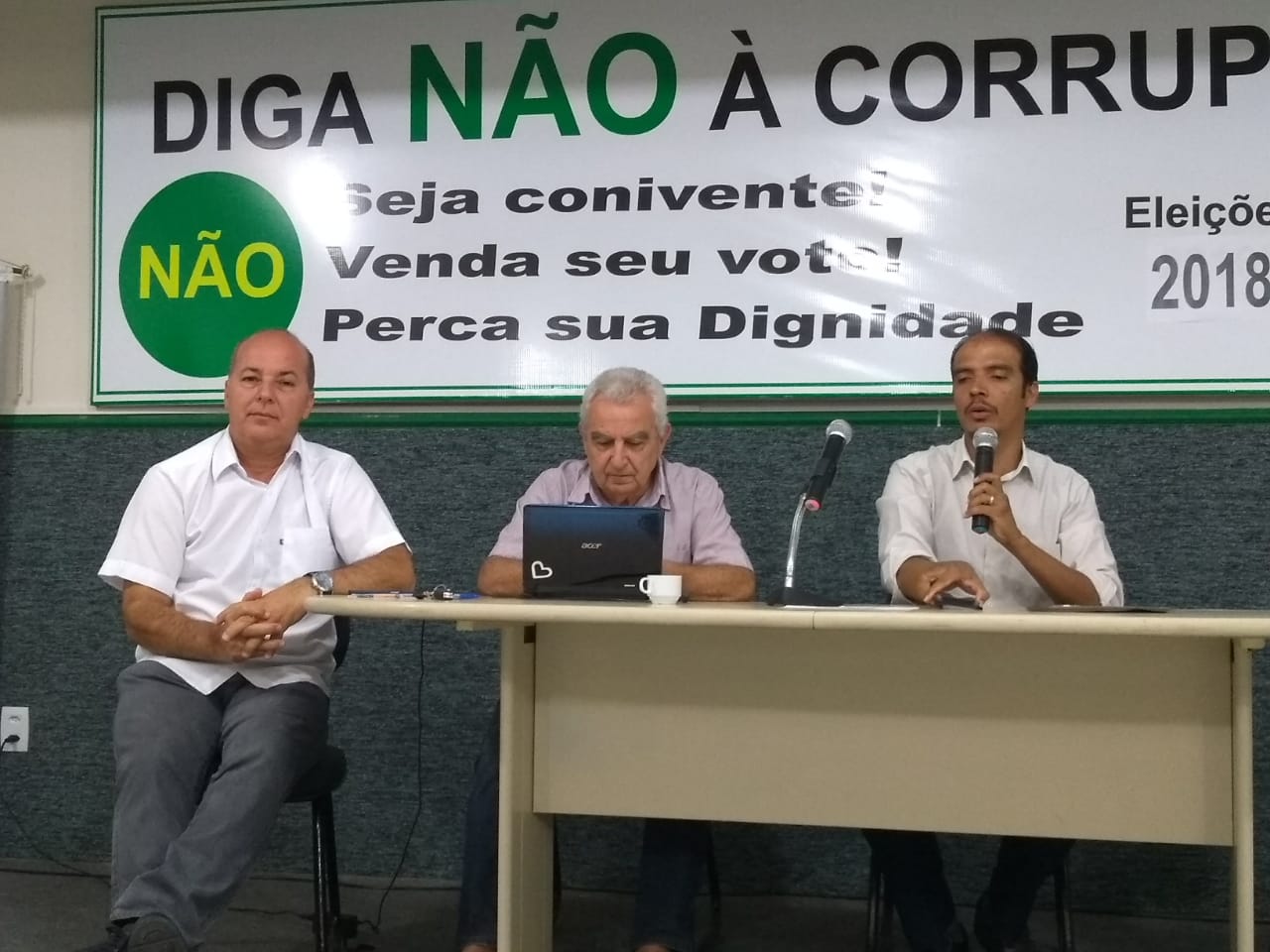 Médicos de Aracaju decidem em assembléia manter greve